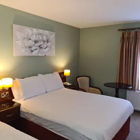 Court Hotel 3*
