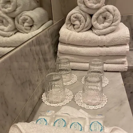 Court فندق كيلارني