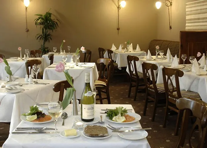 Otel Court