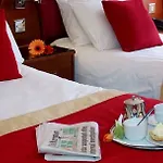 Court Hotel 3*
