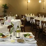 Hotel Court