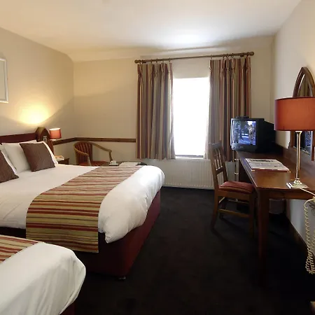 Court Hotel 3*