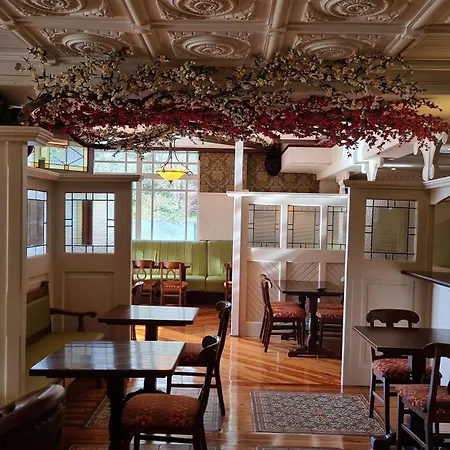 Court Hotel