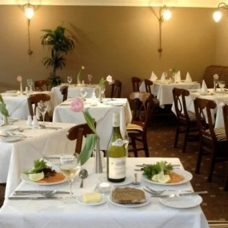 Hotel Court 3*